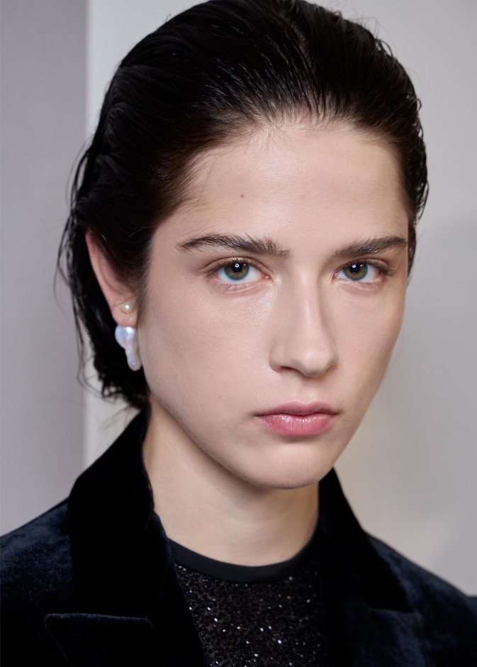 حولي بشرتكِ إلى لوحة زجاجية ناعمة مع تونر ماء الأرز الطبيعي