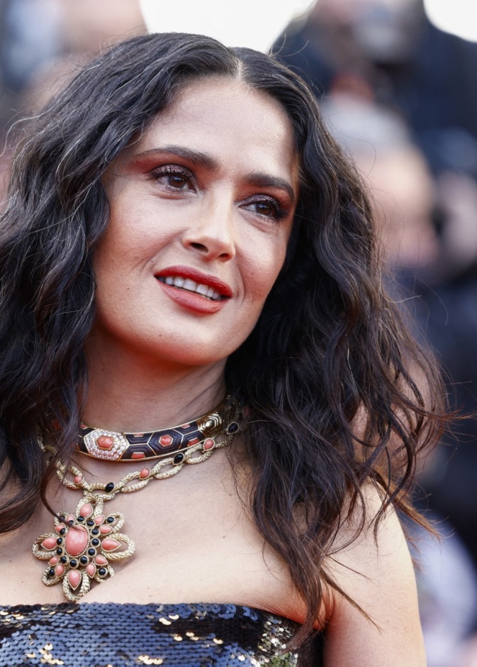 سلمى حايك تحرص  على تقديم منتجات طبيعية خالية من المواد الكيميائية الضارة التي تهدف إلى تعزيز صحة البشرة