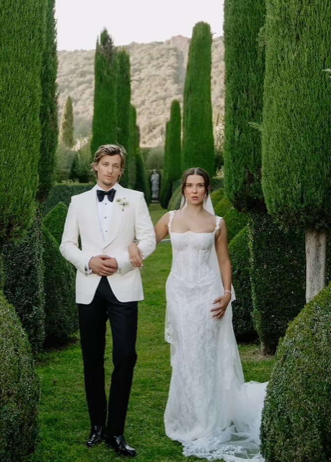 ميلي بوبي براون وجيك بونجيوفي