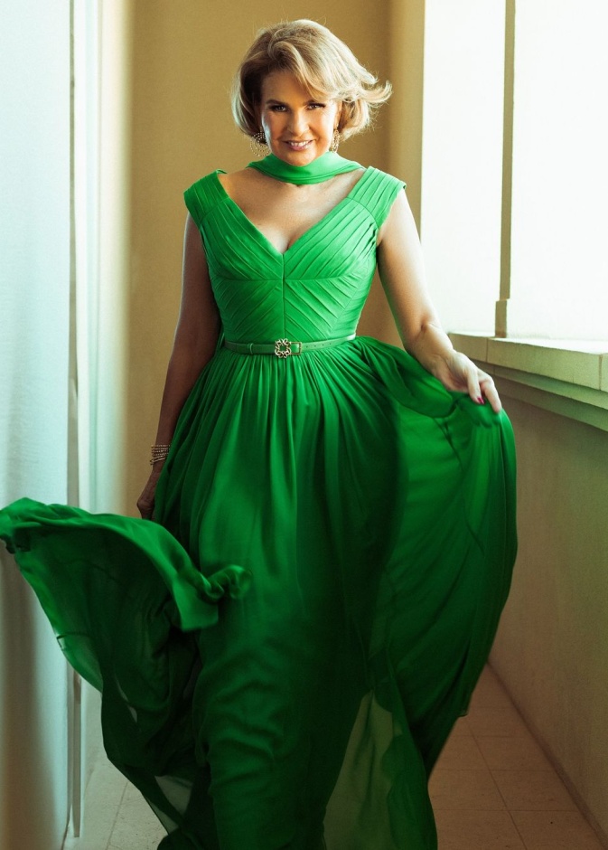 يسرا بالفستان الاخضر