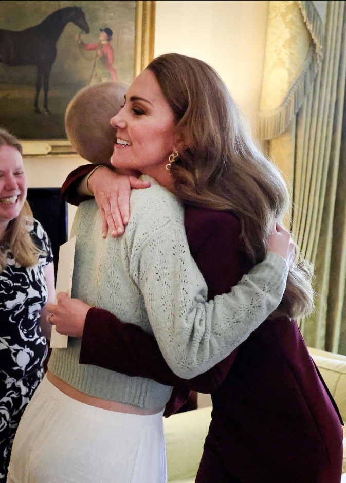 مراهقة مصابة بالسرطان تلتقط أول صورة رسمية لكيت ميدلتون عقب عودتها الرسمية