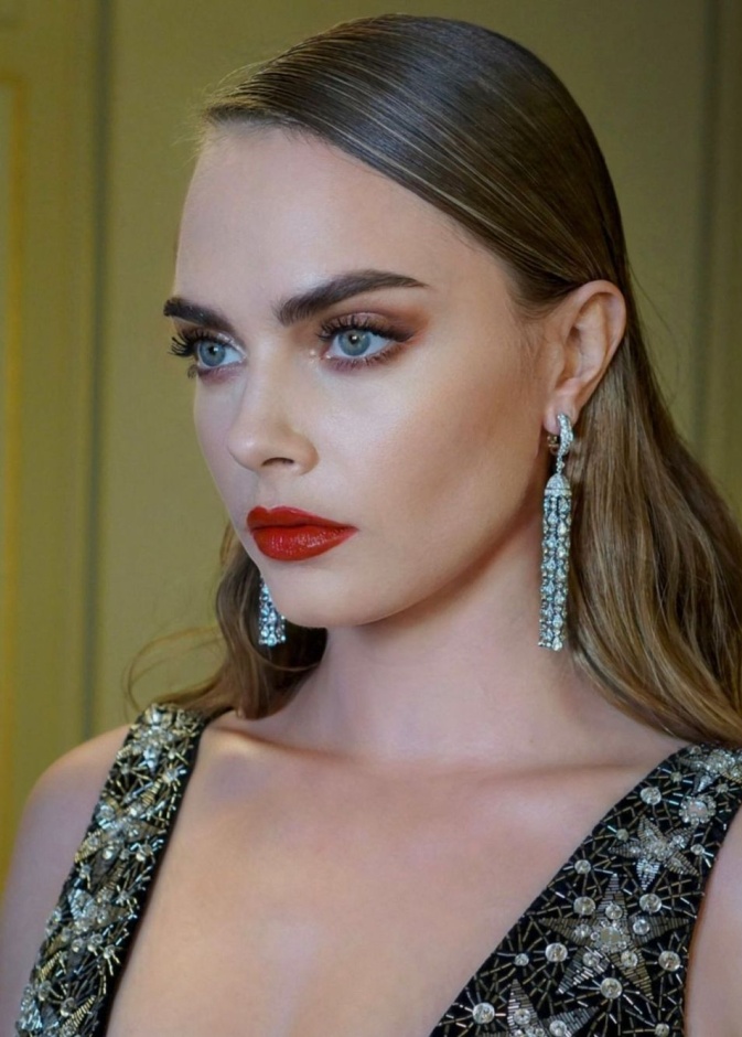 كارا ديفلين- صورة من انستغرا م valeriaferreiramakeup