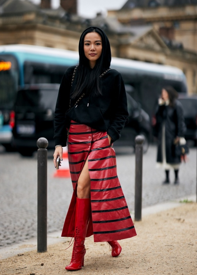 قصيرة كانت أم طويلة .. التنورة عنوان أناقتك خلال موسم الخريف 