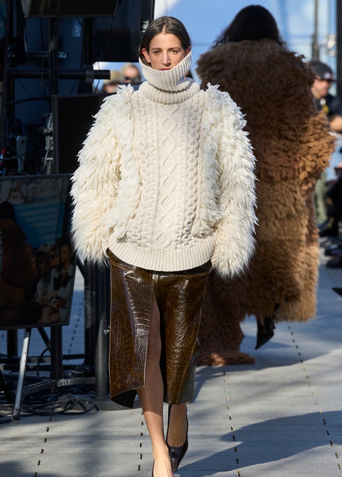 كنزة شتوية محبوكة من Stella Mccartney 