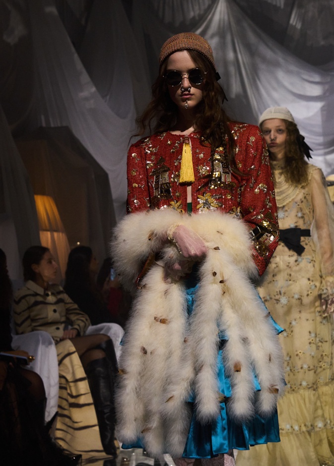 من علامة إلى أخرى... كيف يغيّر المصممون مشهد الموضة العالمية؟