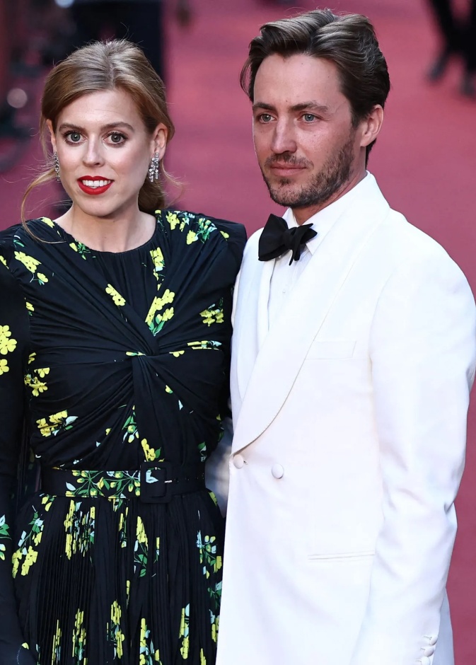 الأميرة بياتريس إشراقة حمل جديدة وسط مهامها الملكية