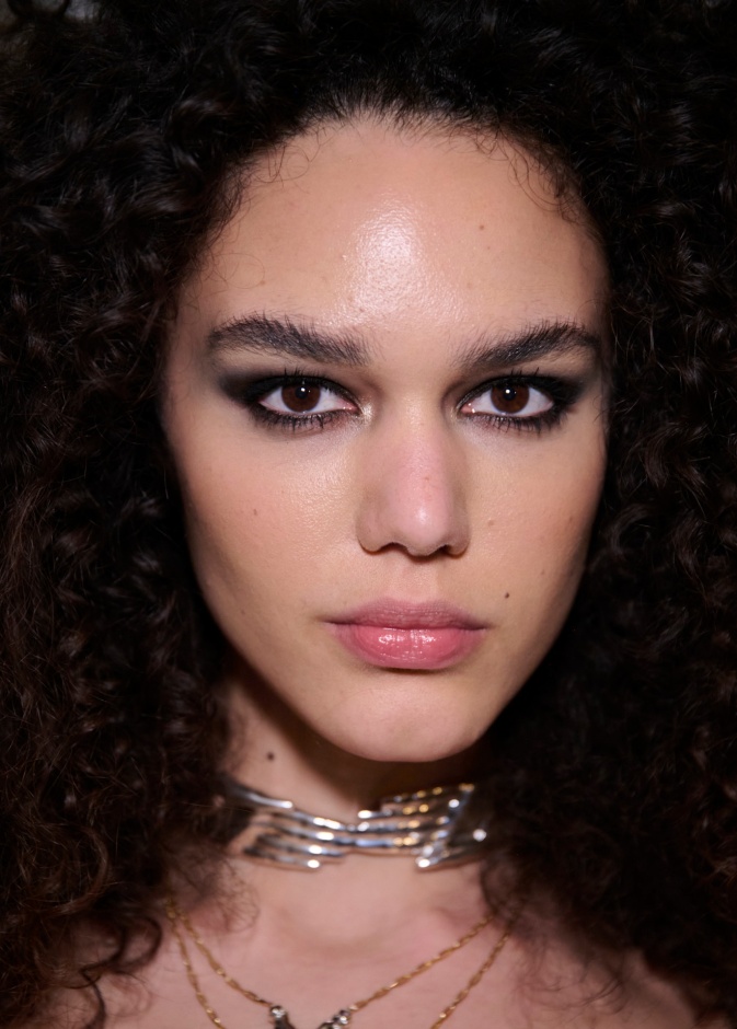 طرق  تجميلية لتوحيد لون البشرة