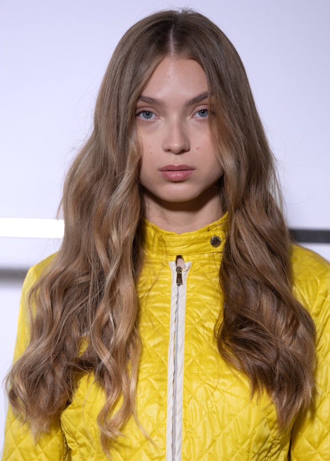 طرق مساعدة التكنولوجيا على تشكيل صناعة التجميل اليوم