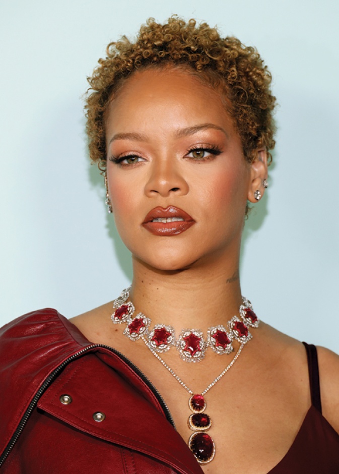 نجمات حولن تفردهن الجمالي الى انتصار اليك قصصهن الملهمة