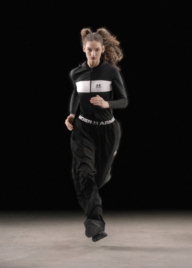 إطلاق مجموعة Balenciaga و Under Armour الجديدة لعام 2025... بين التقنية والأناقة الفريدة
