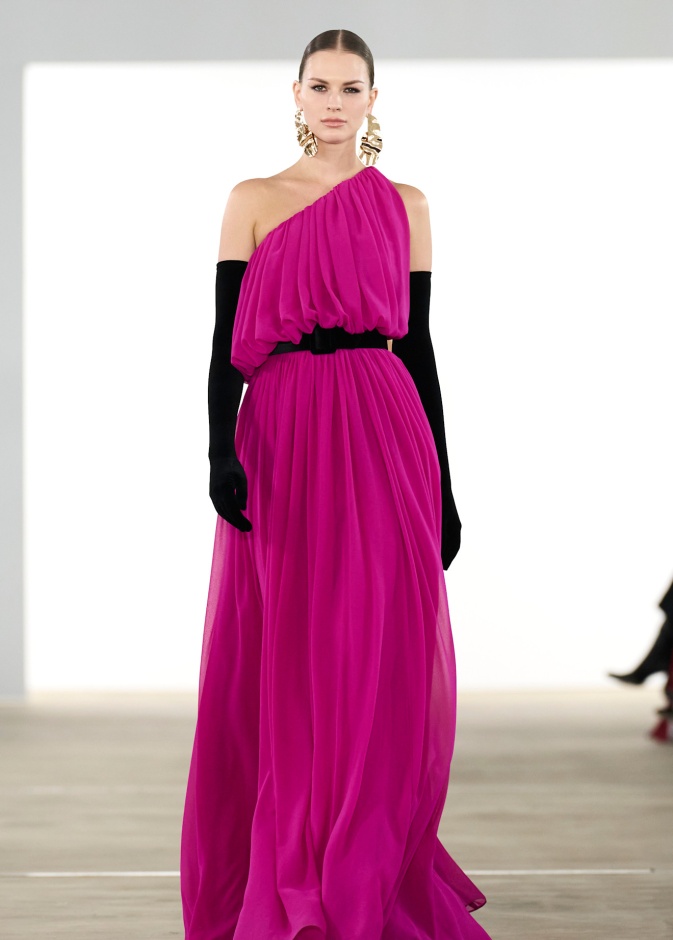 فستان سهرة للحوامل مع حزام من Badgley Mischka 