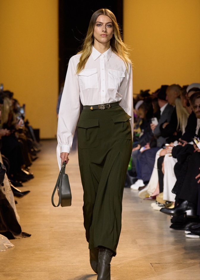 إطلالة من Elie Saab