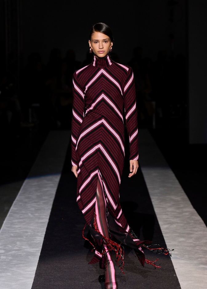 موضة التصاميم المقلمة تبشّر بإطلالات استثنائية في الشتاء 