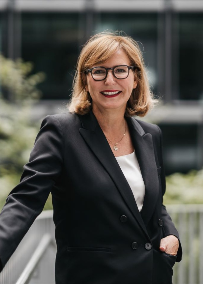 نيكول نيتشكي، المدير العام "فيسز بيوتي" لـ "هي"