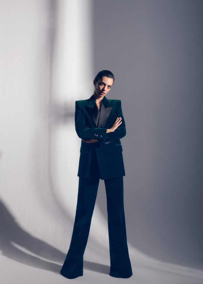 تصاميم حصرية من "فيكتوريا بيكهام" و Patu و"لوبوتان" وإطلالات مبهرة