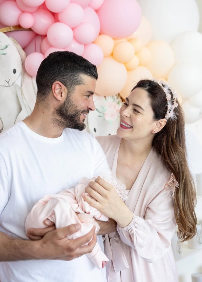 نجوم أتراك رزقوا بمولود جديد في 2024