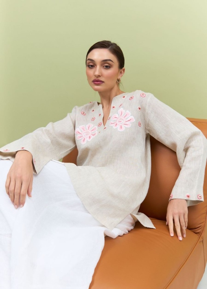 المصممة السعودية هالة المدني وقصة نجاح متميزة في عالم الأزياء