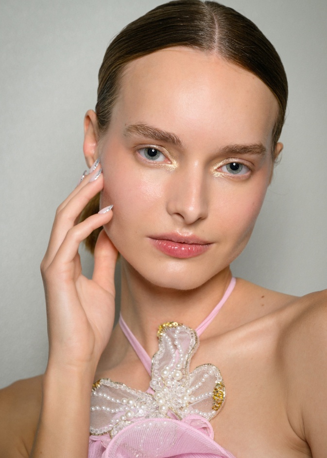 تقنيات تجميلية للحفاظ على نضارة البشرة 