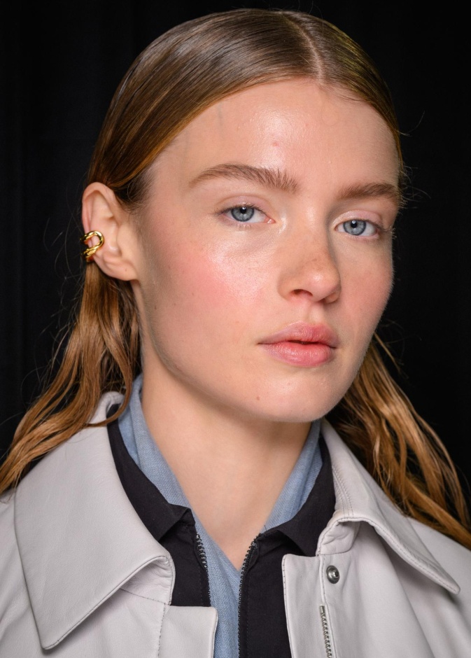 تعرفي على فوائد ماء ميسيلار لإززالة المكياج نهائيًا والحصول على بشرة نضرة بشكل طبيعي وصحي