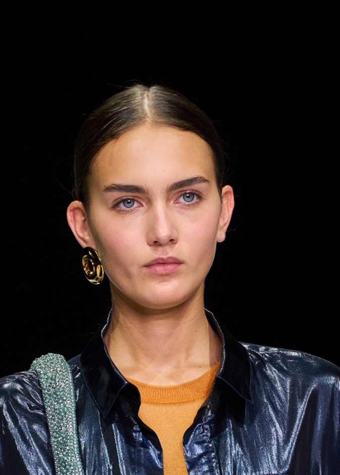 فوائد العسل للبشرة سر جمال بشرتكِ الخالية من العيوب وملامحكِ المشرقة استعدادًا لاستقبال العام الجديد