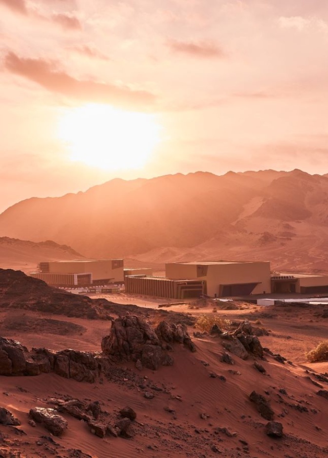 فورث وول أول فيلم يتم تصويره في استوديوهات العلا الجديدة