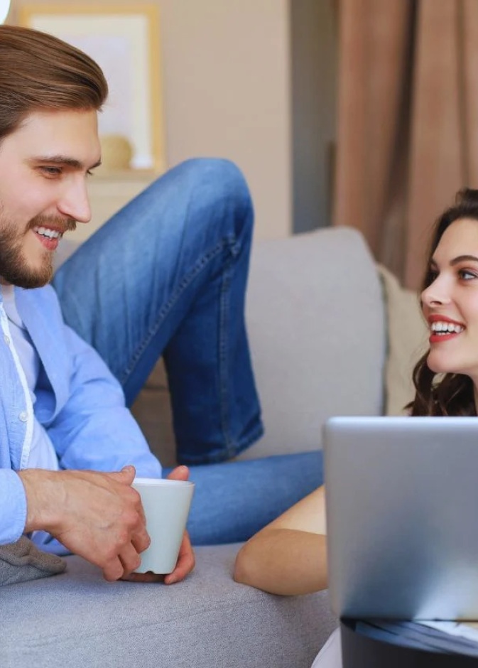 يرى مولود الجوزاء الحب أولاً من خلال التواصل والاتصال اللفظي