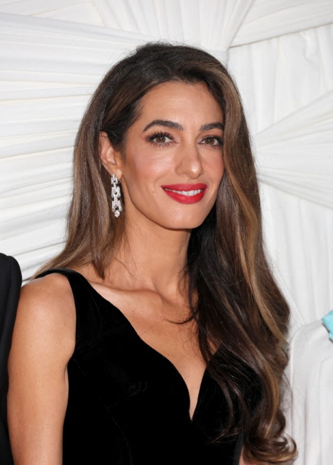  استلهمي من أمل كلوني قبل نهاية العام أسرار الحفاظ على بشرتها وجمالها