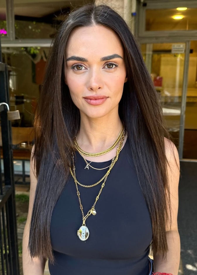النجمة التركية Hande Soral Demirc