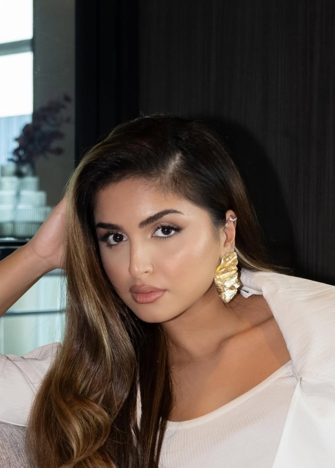 حلا الترك صورة من حسابها على انستغرام