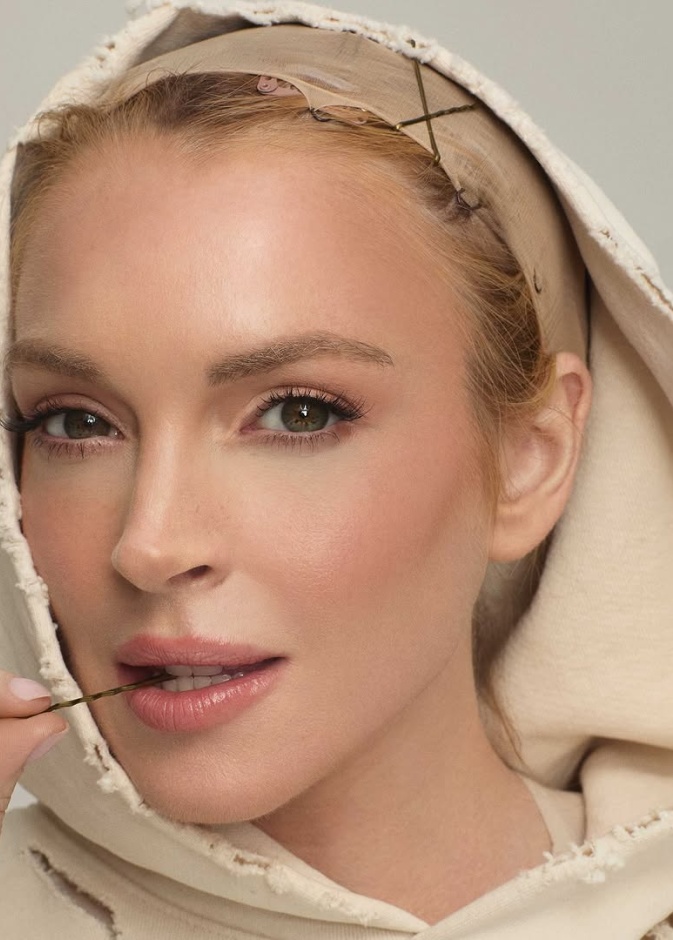 ليندسي لوهان- صورة من انستغرام Dimitris Giannetos