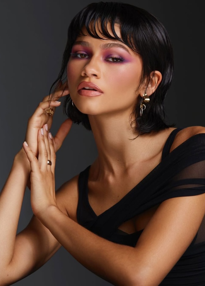 خطوات زندايا  في العناية بجمالها وبشرتها