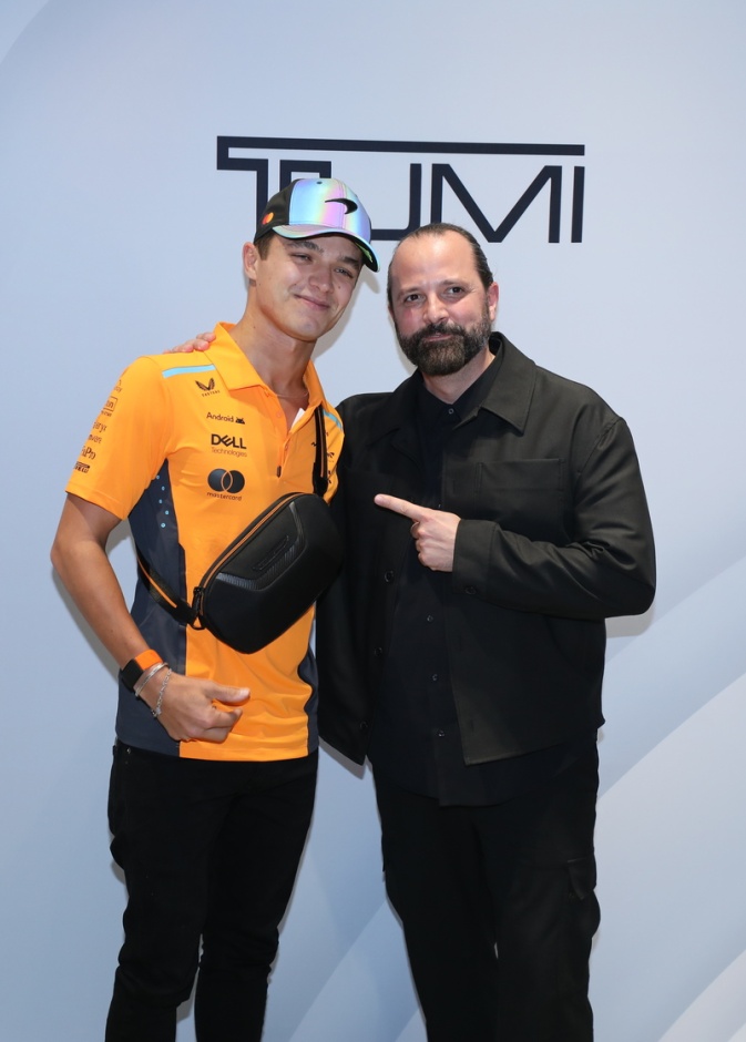 LANDO NORRIS وظهوره المميّز في إفتتاح المتجر الرئيسي لعلامة TUMI الرائدة في دبي مول