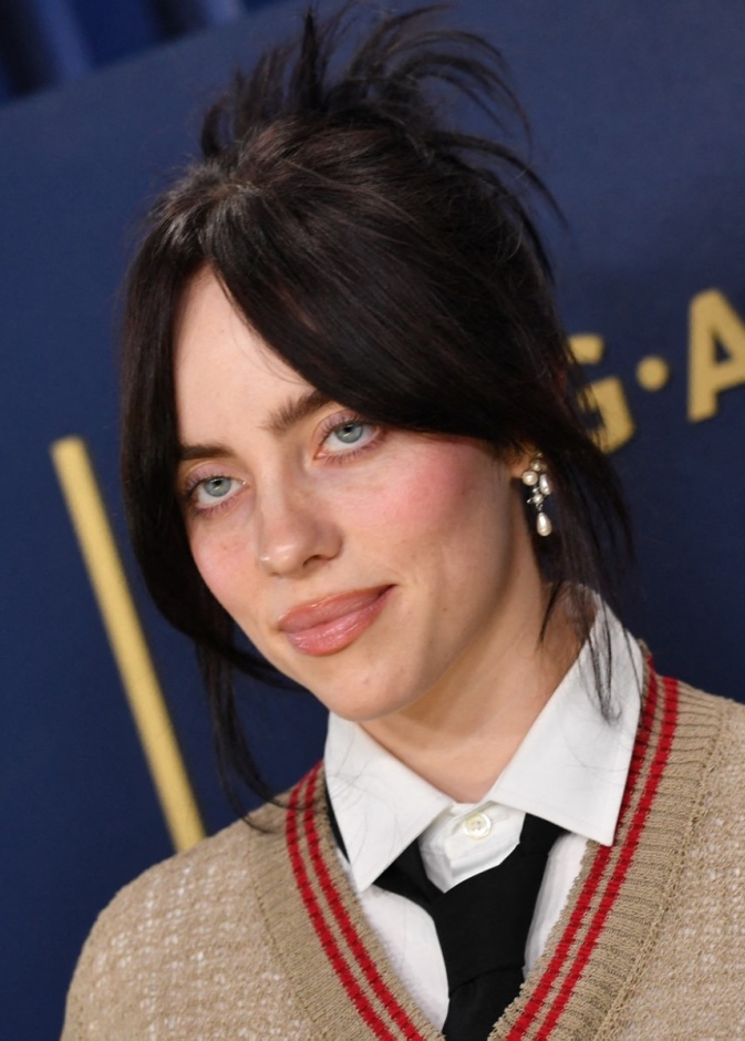 نجمة الجيل زد بيلي ايليش تخطّت معايير الجمال التقليدية عام 2024