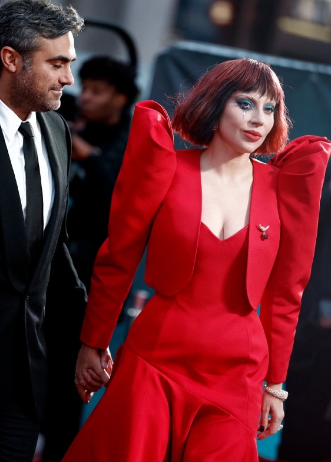 ليديا جاجا وخطيبها