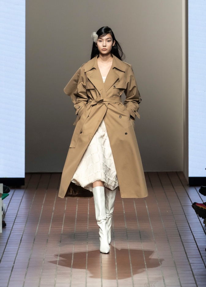 Armoire تنسيق الأحذية الشتوية بساق عالي في شتاء 2025