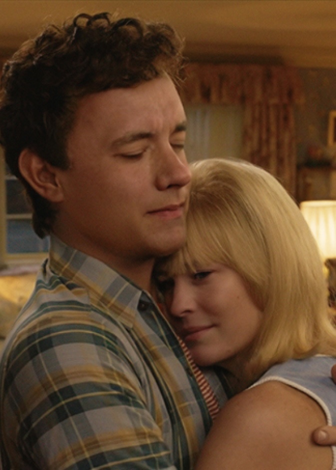 فيلم "Here".. توم هانكس وروبن رايت وتجربة سينمائية فريدة عن دفء المكان وحركة الزمان!