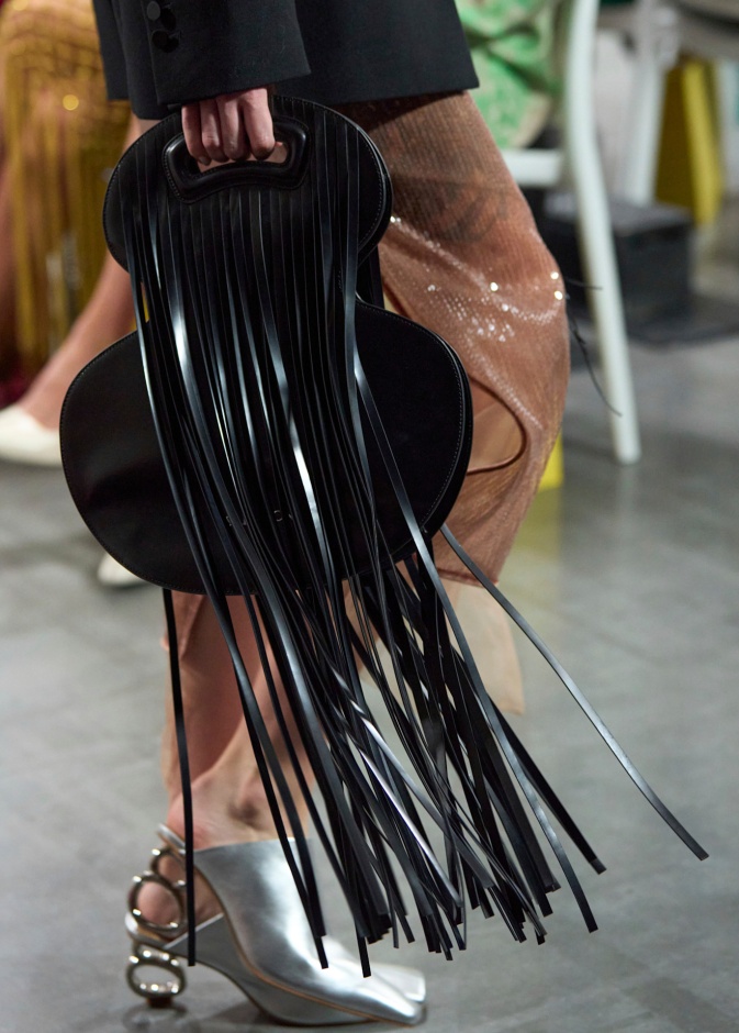 حقيبة مزينة بالشراشيب من Sarawong 