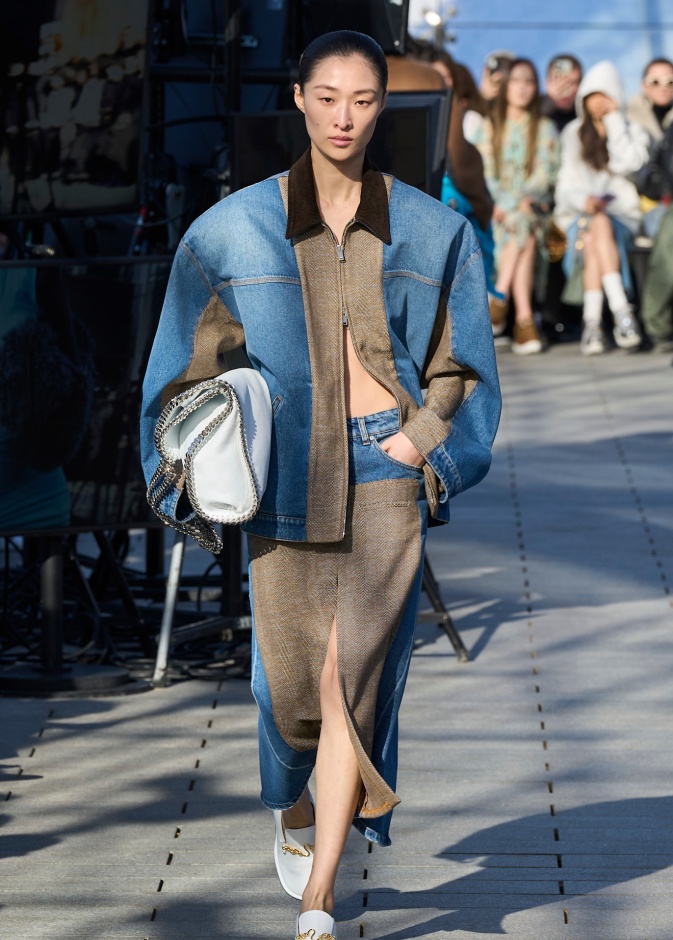 إطلالة من Stella McCartney