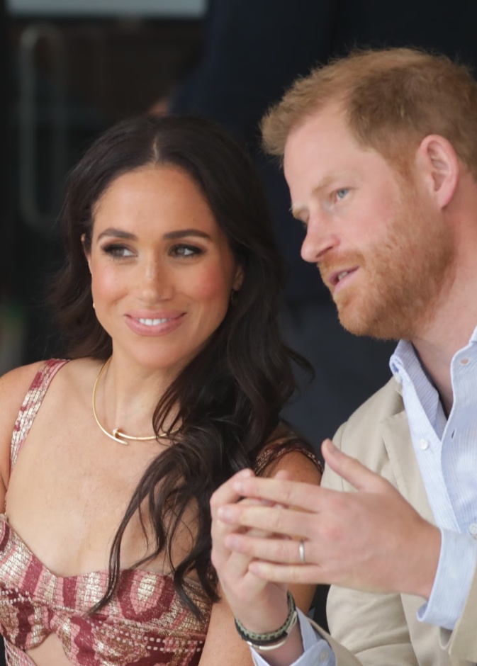 هاري وميغان يصدران بطاقة عيد الميلاد 2024