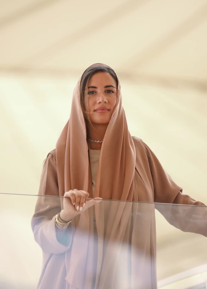 آية البكري الرئيس التنفيذي لمؤسسة بينالي الدرعية الصورة من موقع Sotheby's