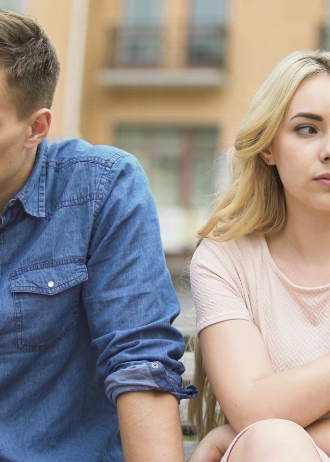 أسباب غيرة الزوج من نجاح الزوجة عديدة أهمها خوفه على هيبته وضعف ثقته بنفسه