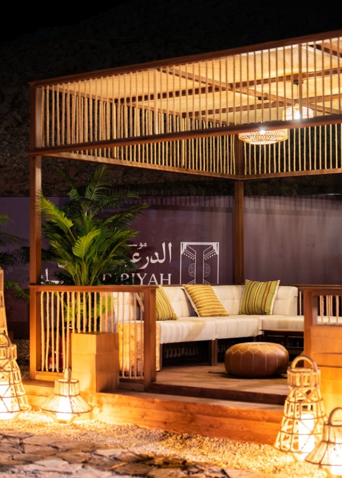 "منزال": تجربة تخييم استثنائية تجمع بين الفخامة والهوية الأصيلة في قلب موسم الدرعية