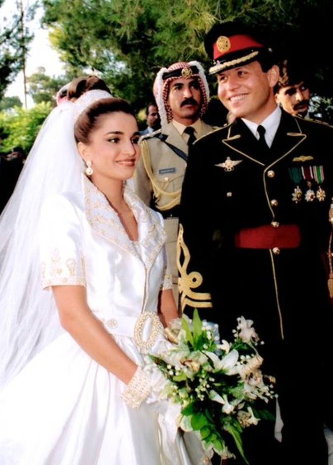 لماذا لم ترتدي الملكة رانيا التاج الملكي في حفل زفافهما؟