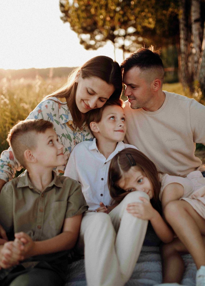 دفء العائلة يخلق علاقة صحية بين جيل الألفية وجيل زد