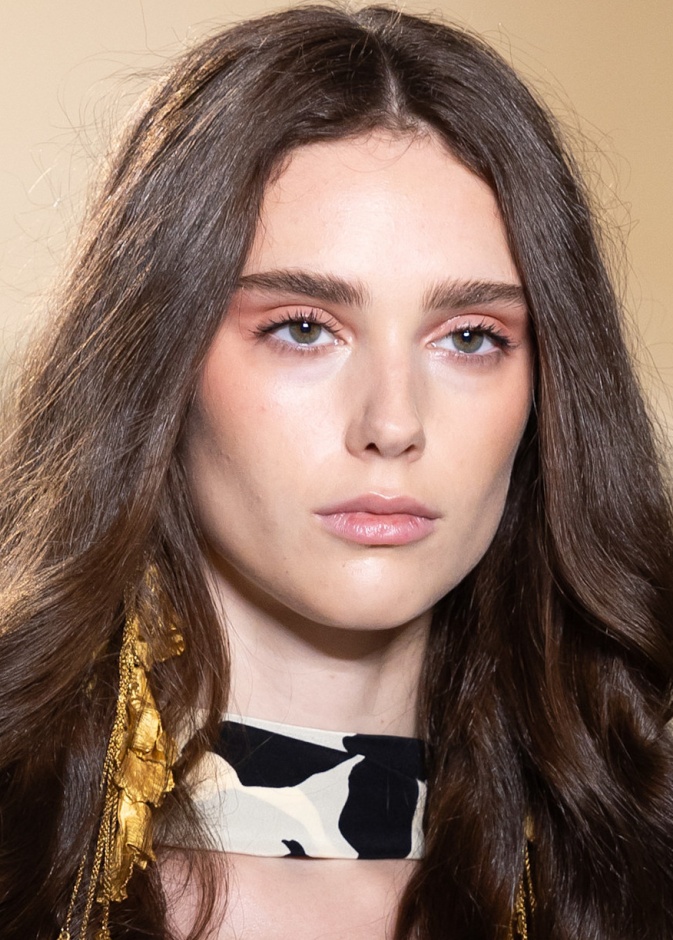 إليك أهم وأشهر الحقن التجميلية التي عليك تجربتها في العام الجديد