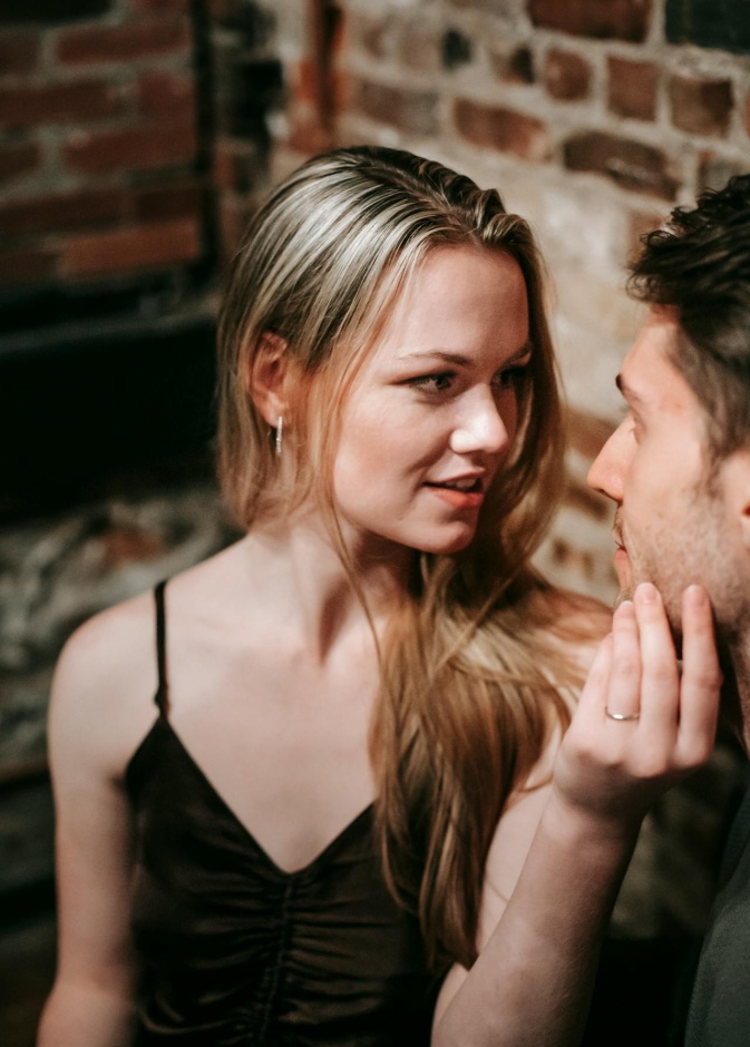 تعرفي إلى لغات الحب الخمس لتعزيز علاقتكِ العاطفية مع الشريك