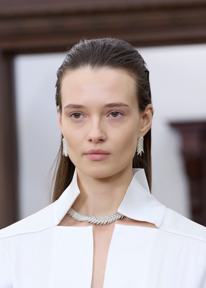 السيروم أساسي لتقليل الهالات السوداء