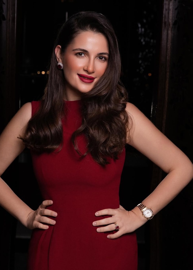 نظرة على مكياج وتسريحات شعر شام الذهبي بعد الأمومة