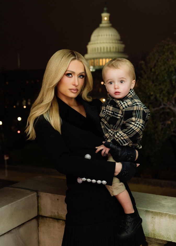 باريس هيلتون 