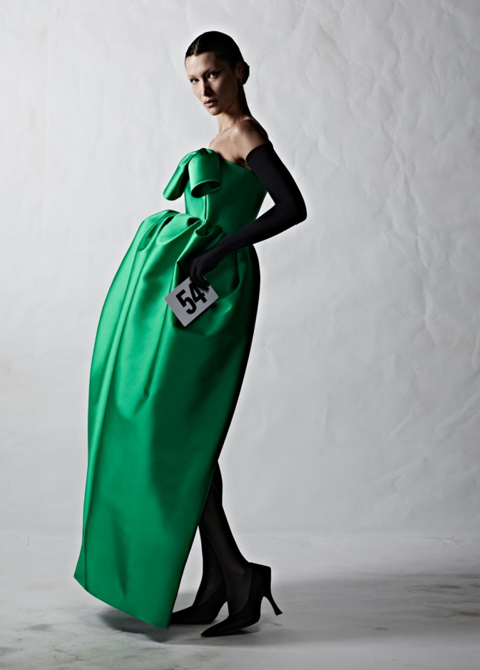 من مجموعة Balenciaga خريف و شتاء 2022 للأزياء الراقية 